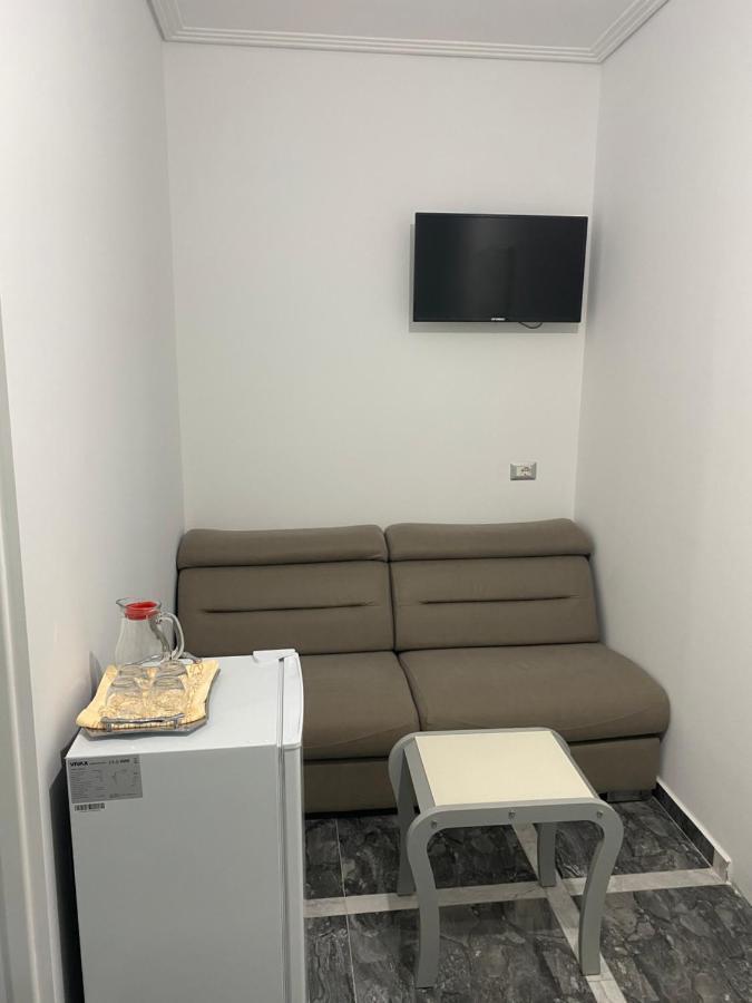 Vila Sinani Sarandë 外观 照片