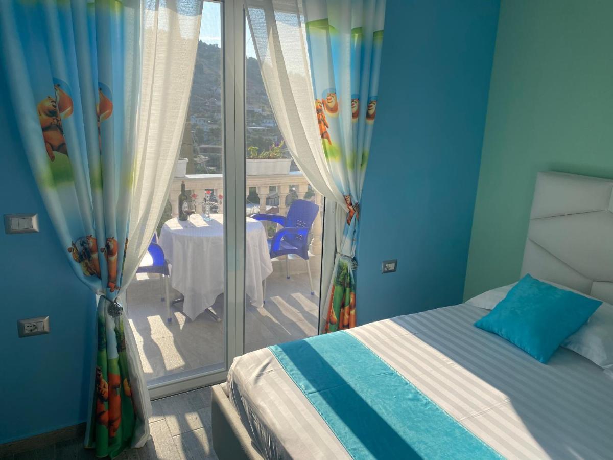Vila Sinani Sarandë 外观 照片