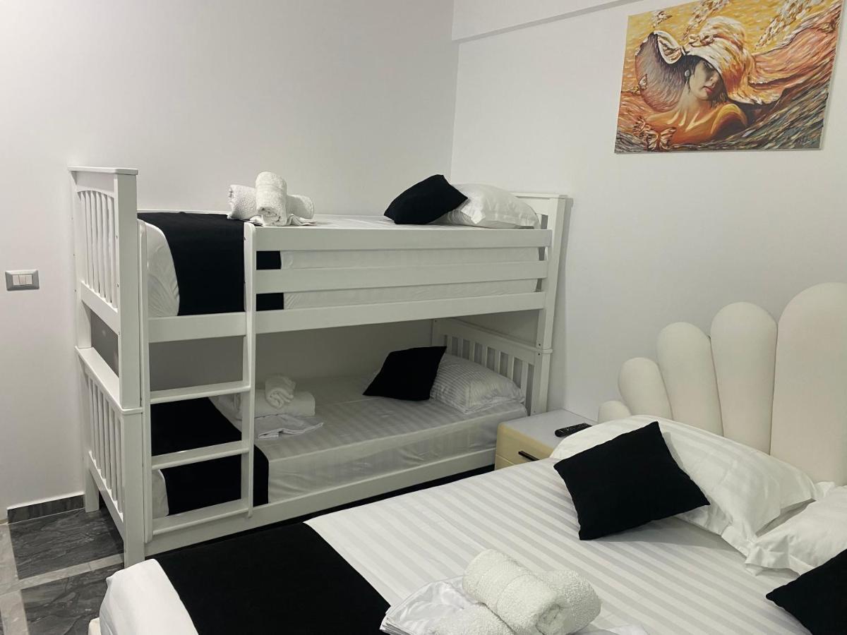 Vila Sinani Sarandë 外观 照片
