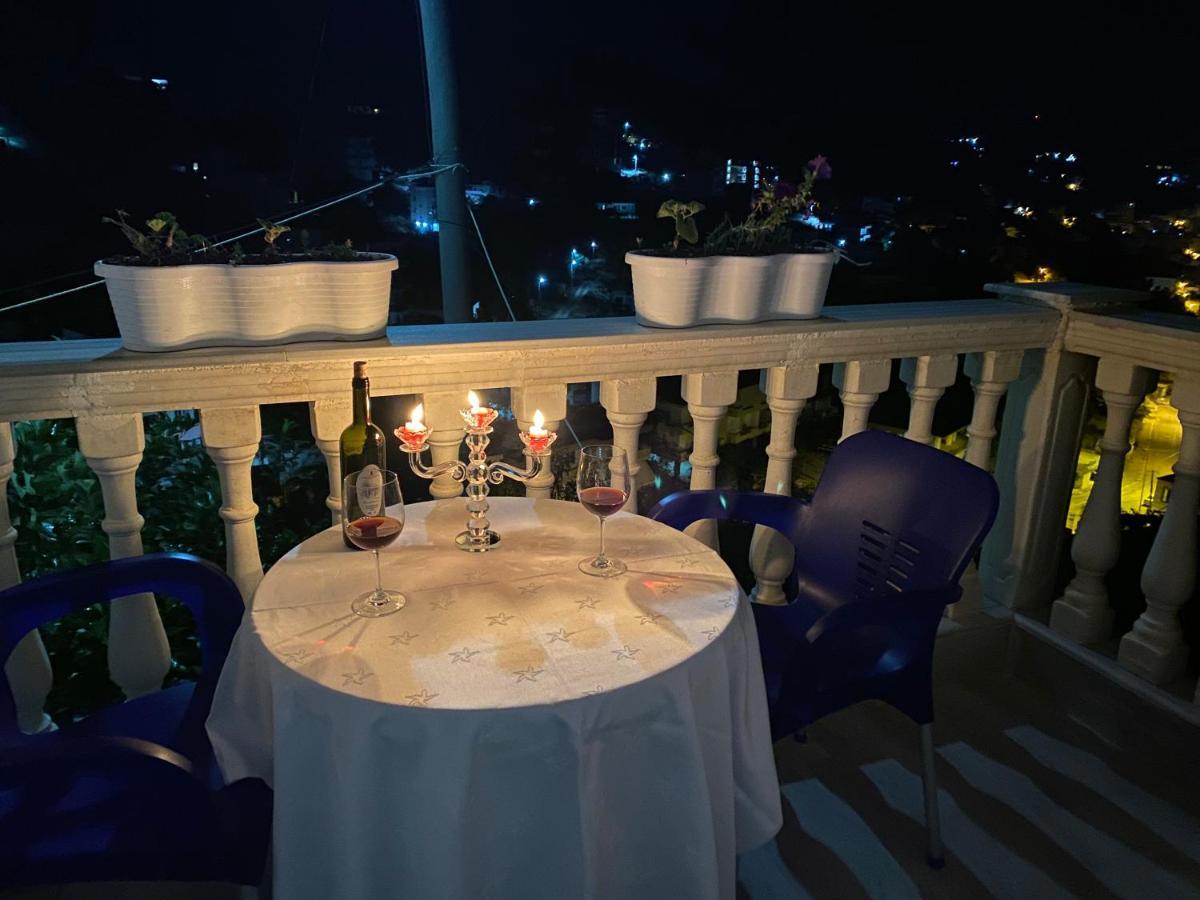 Vila Sinani Sarandë 外观 照片