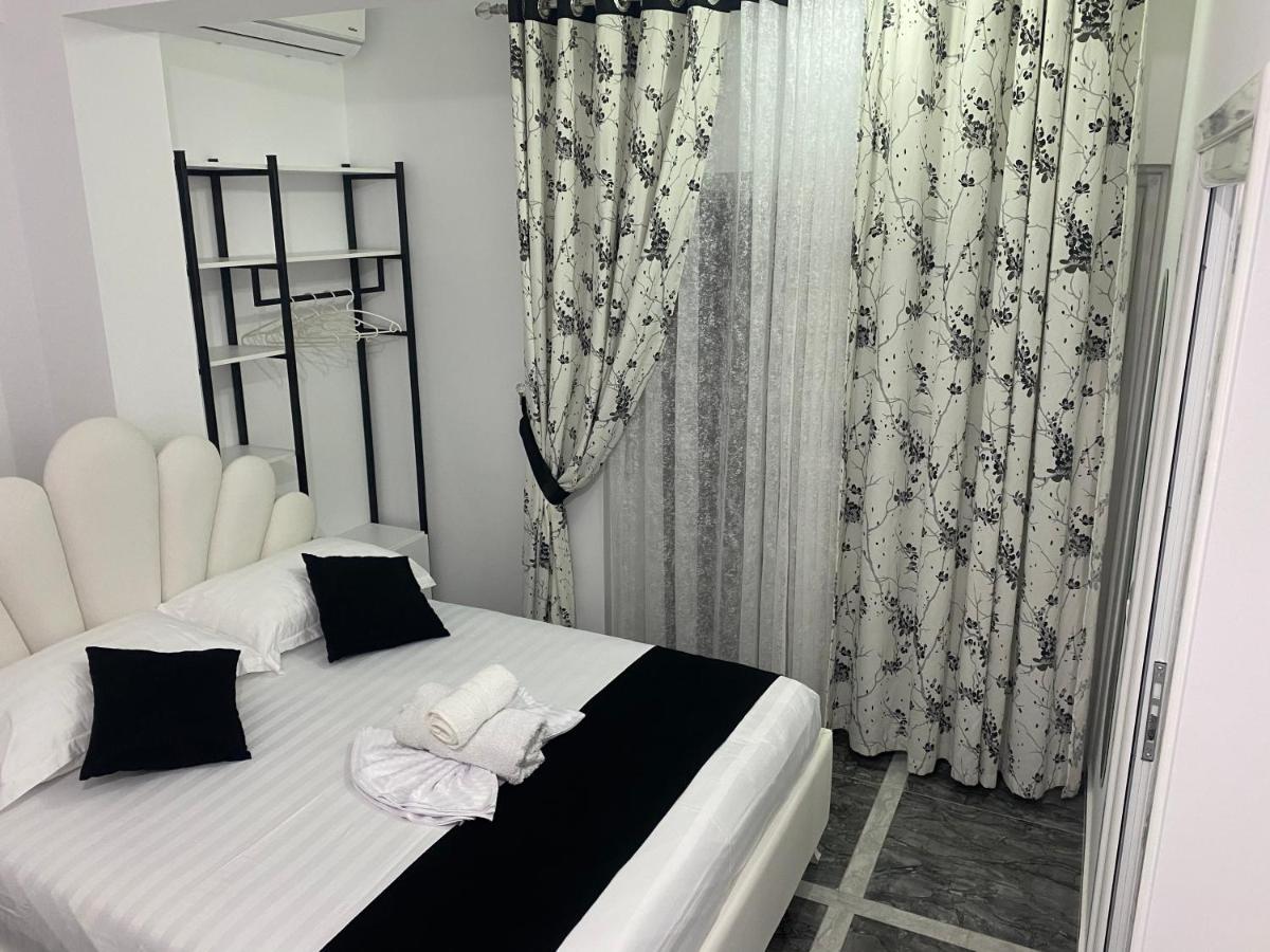 Vila Sinani Sarandë 外观 照片