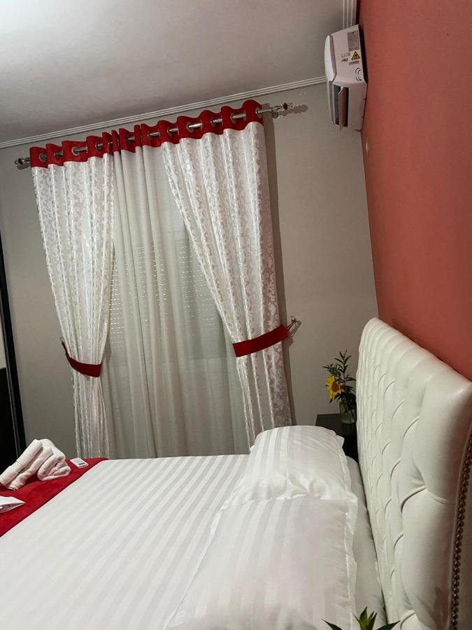 Vila Sinani Sarandë 外观 照片