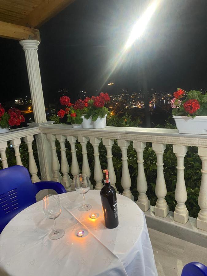Vila Sinani Sarandë 外观 照片