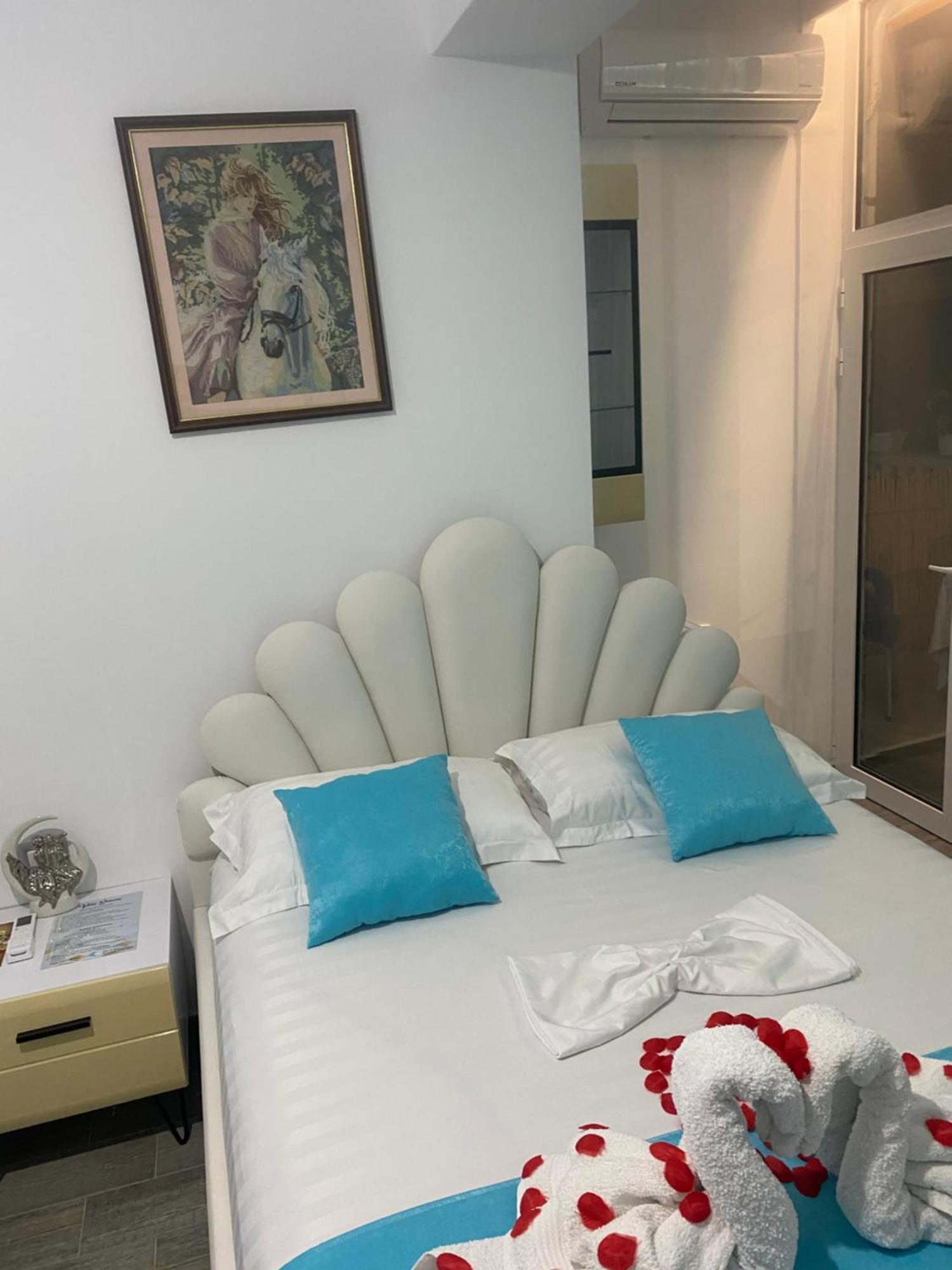 Vila Sinani Sarandë 外观 照片